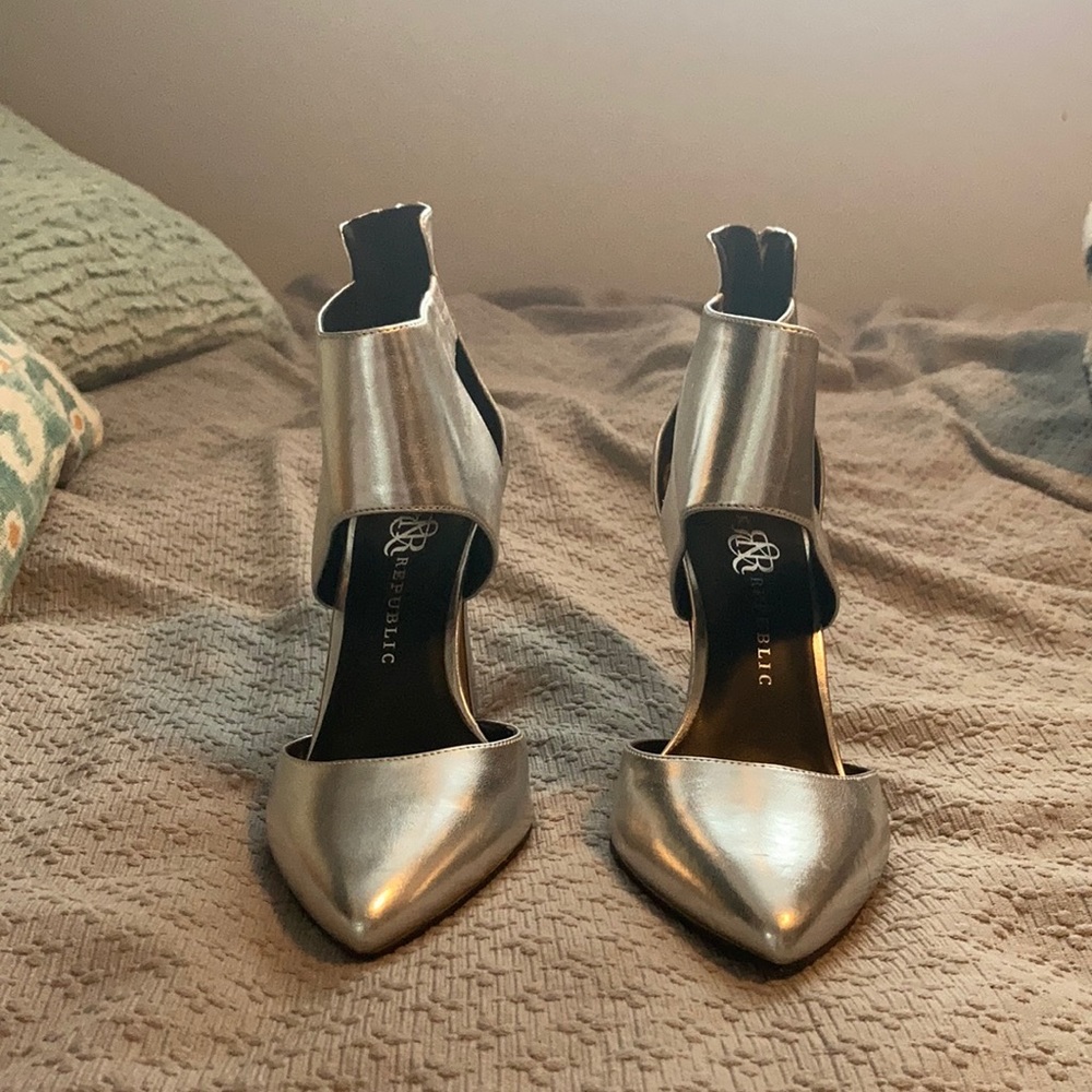 Rock & Republic Silver Heels
